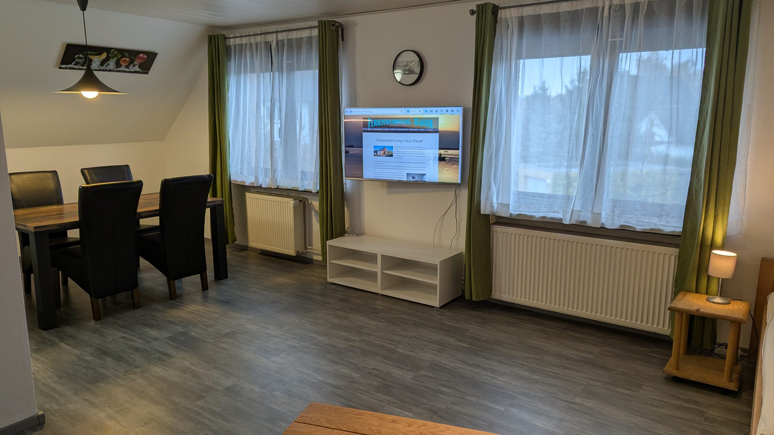 Wohnzimmer mit Essbereich